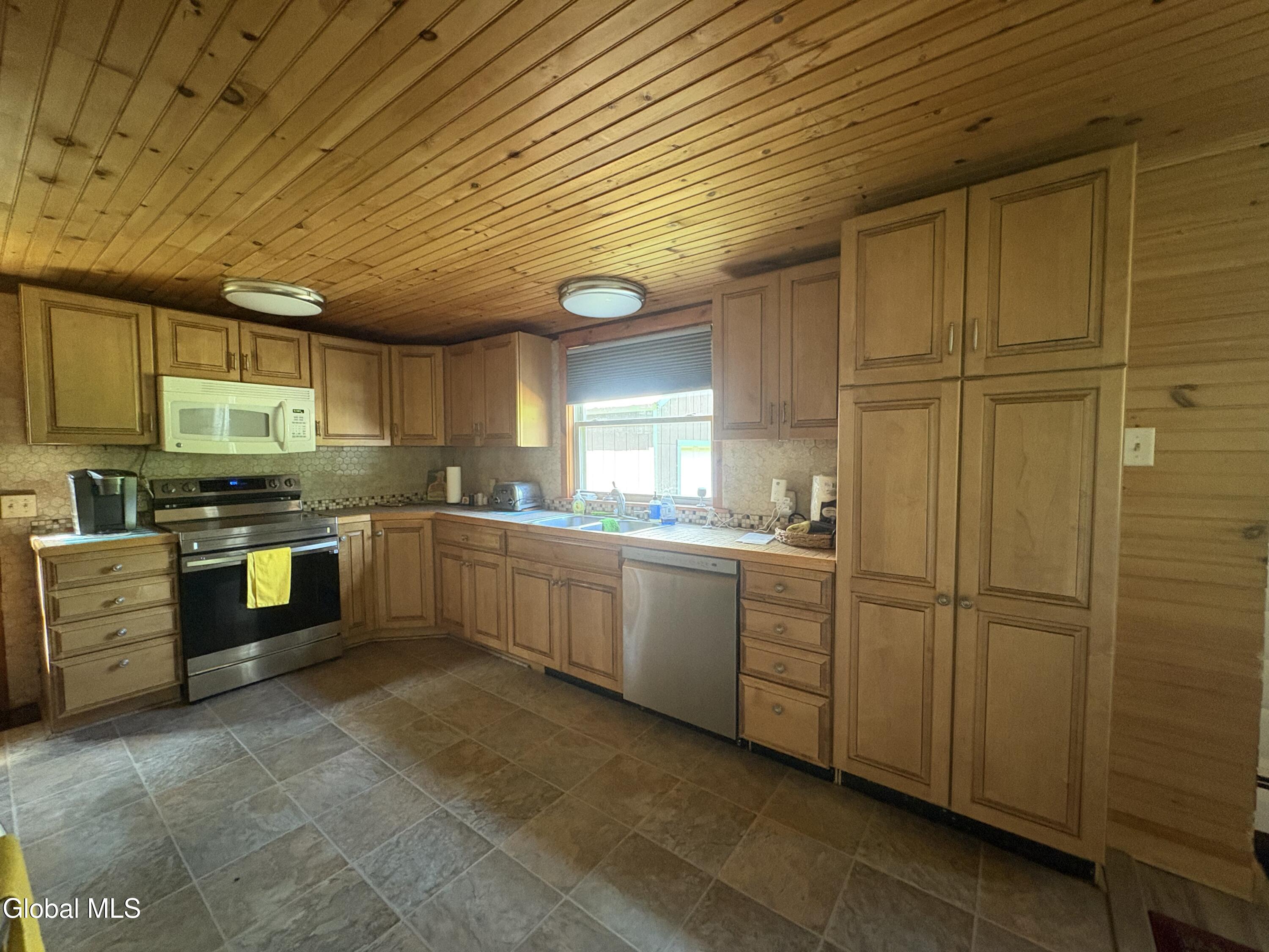 58 Wolcott Road Crown Point NY 12928