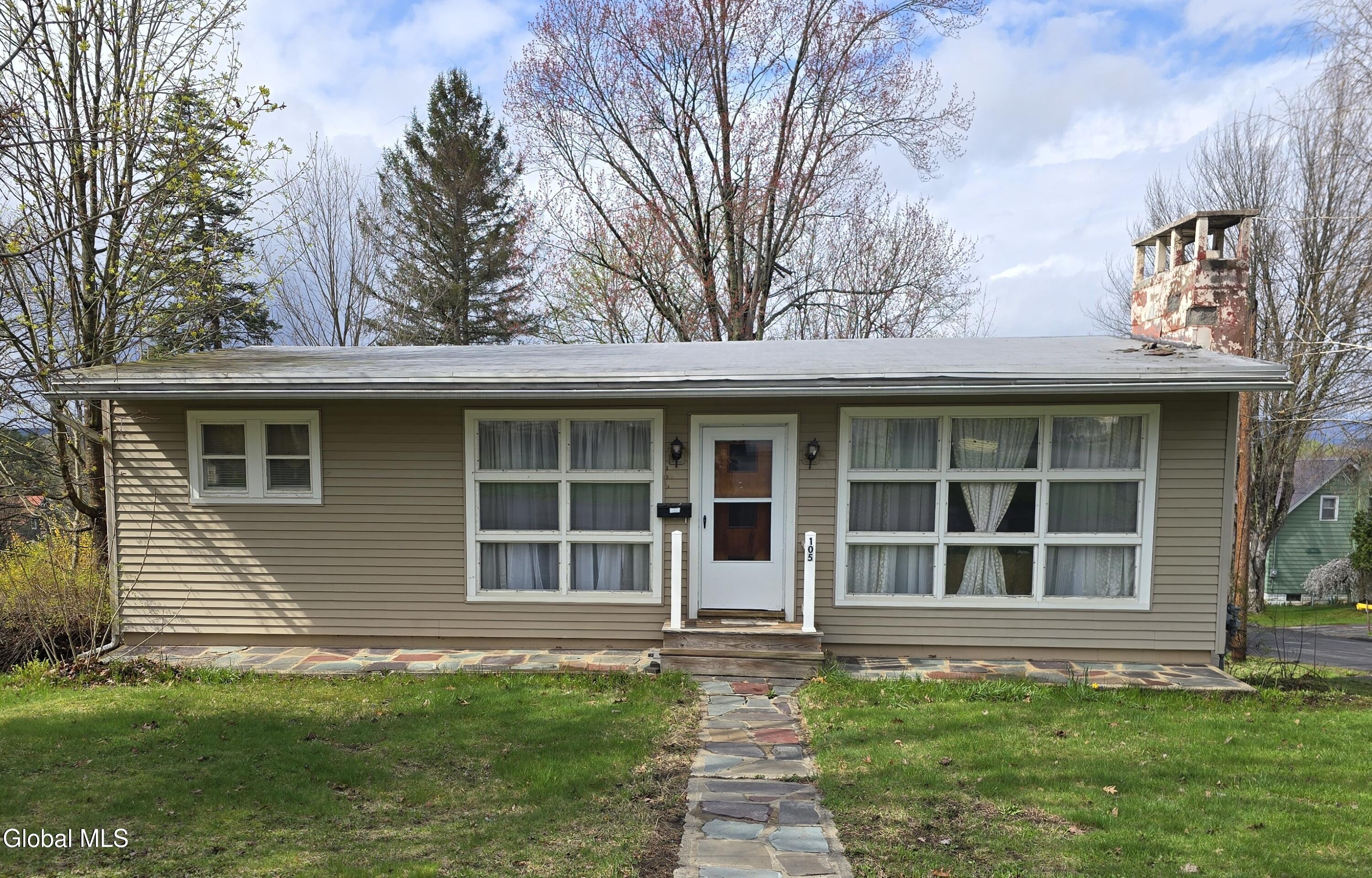 105 E 6th Avenue Johnstown NY 12095