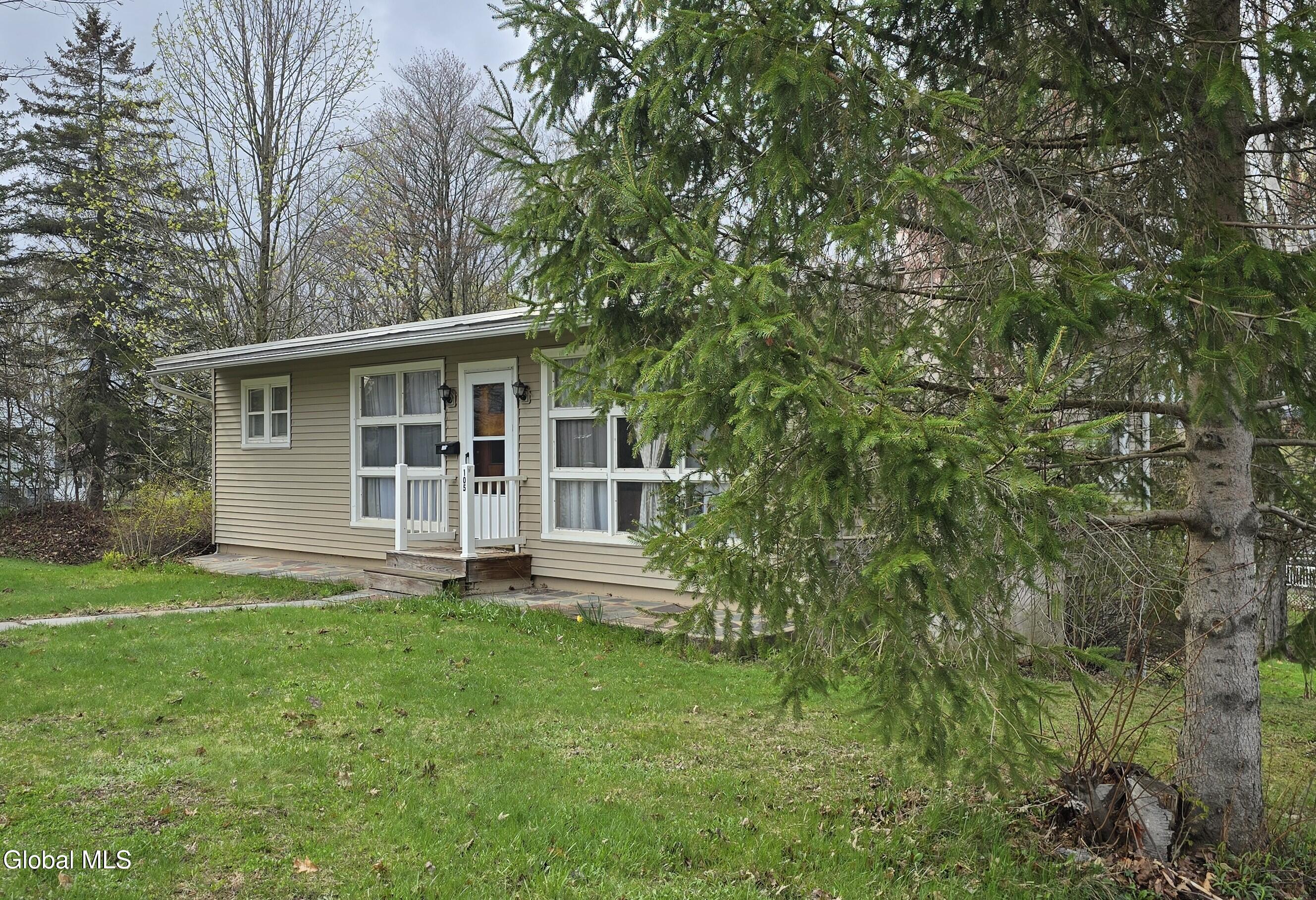 105 E 6th Avenue Johnstown NY 12095