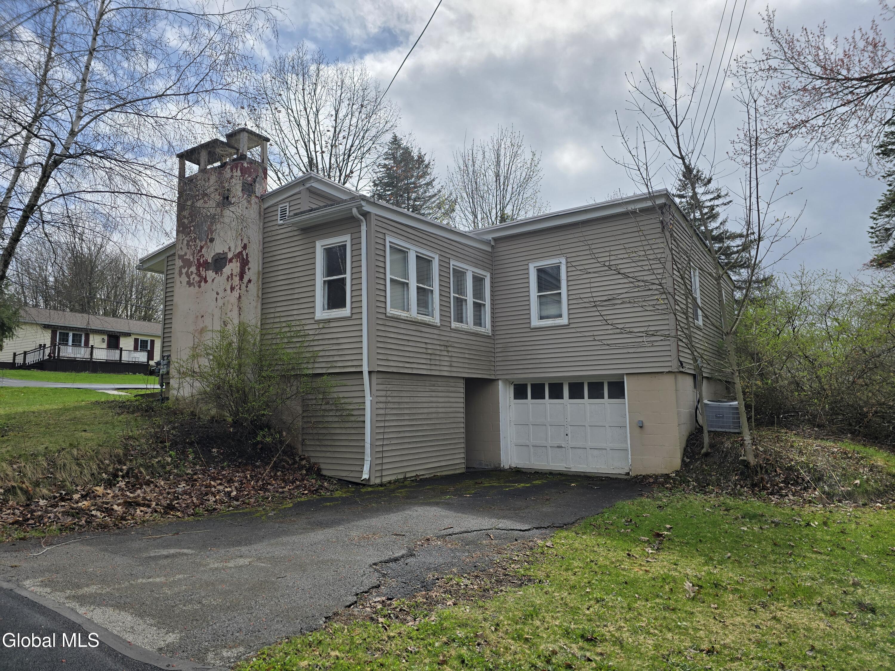 105 E 6th Avenue Johnstown NY 12095