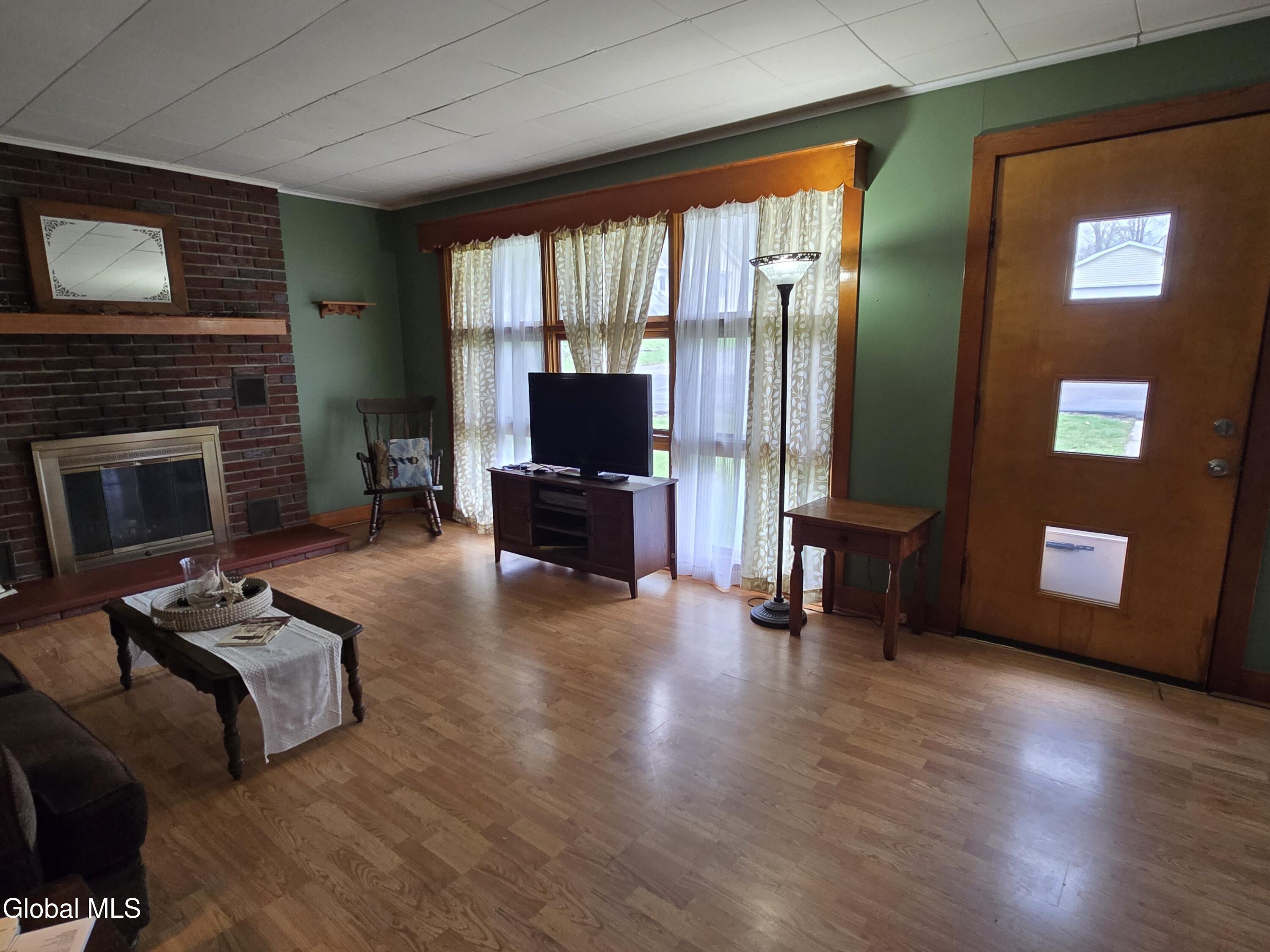 105 E 6th Avenue Johnstown NY 12095