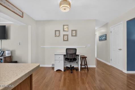 8 Helen Court Glenville NY 12302