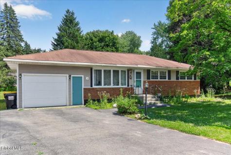 8 Helen Court Glenville NY 12302