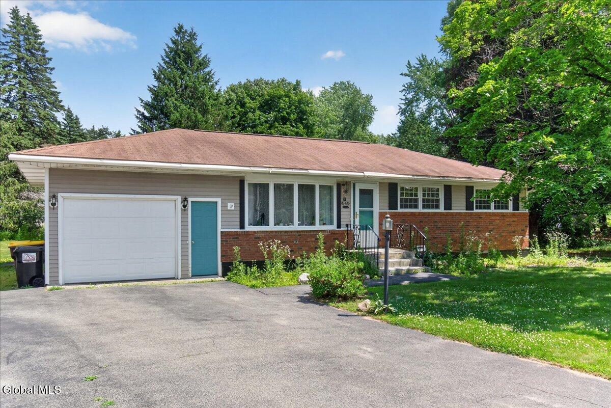 8 Helen Court Glenville NY 12302