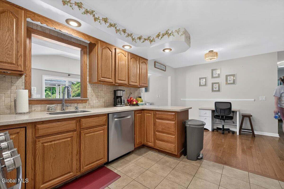 8 Helen Court Glenville NY 12302