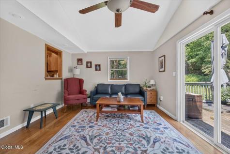 8 Helen Court Glenville NY 12302