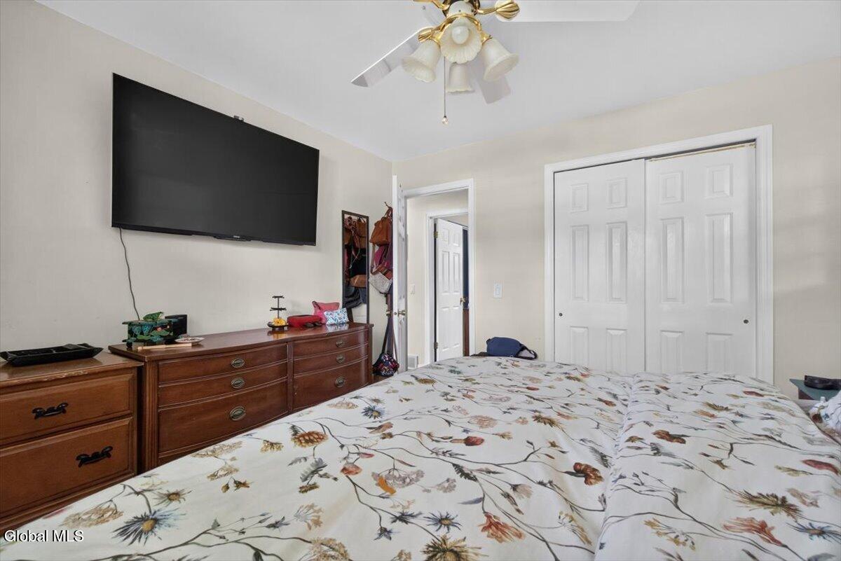 8 Helen Court Glenville NY 12302