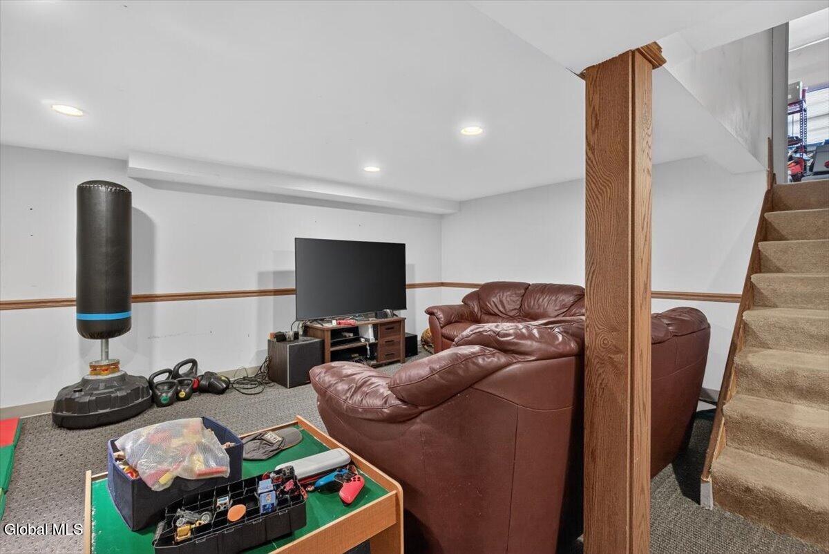8 Helen Court Glenville NY 12302