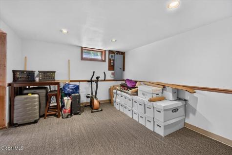 8 Helen Court Glenville NY 12302