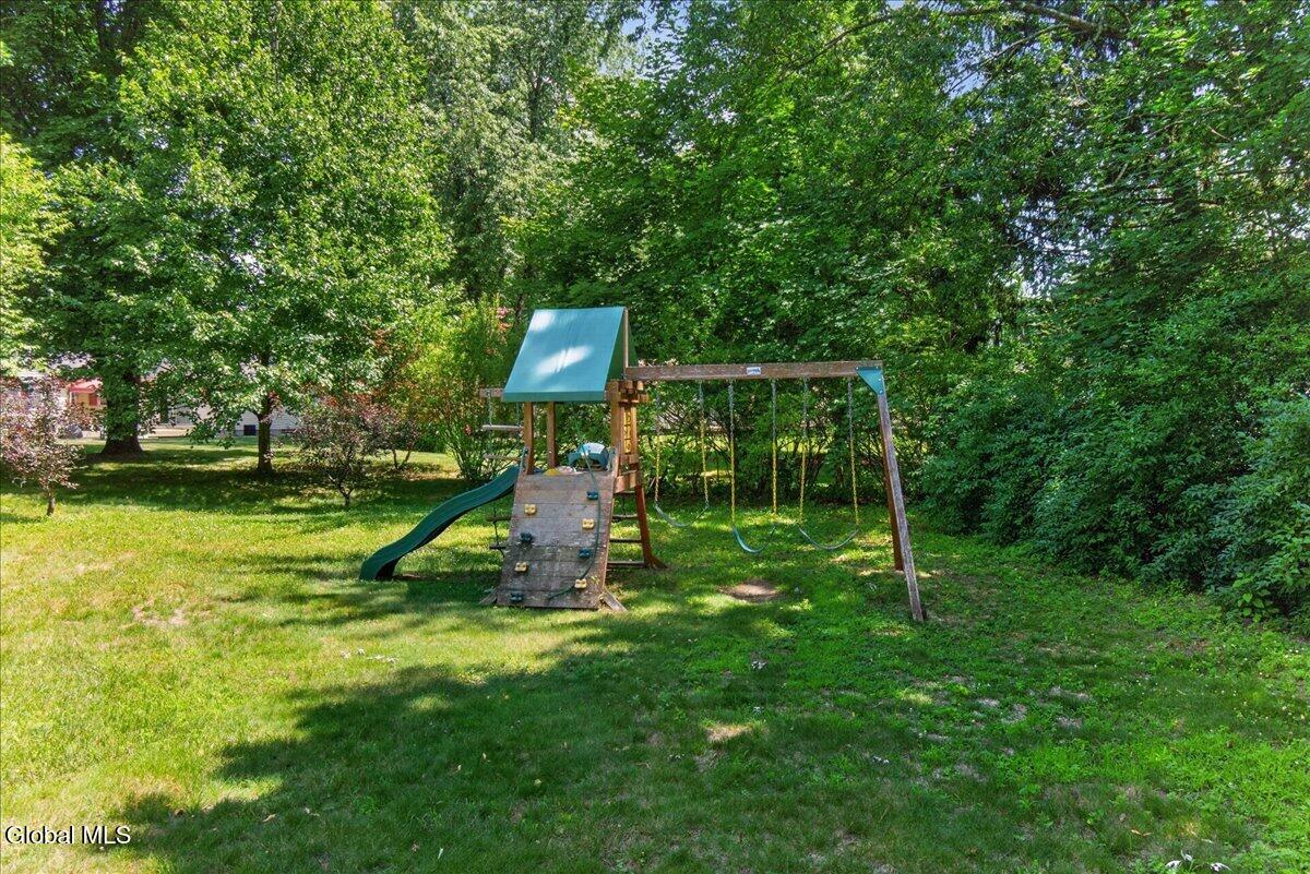 8 Helen Court Glenville NY 12302