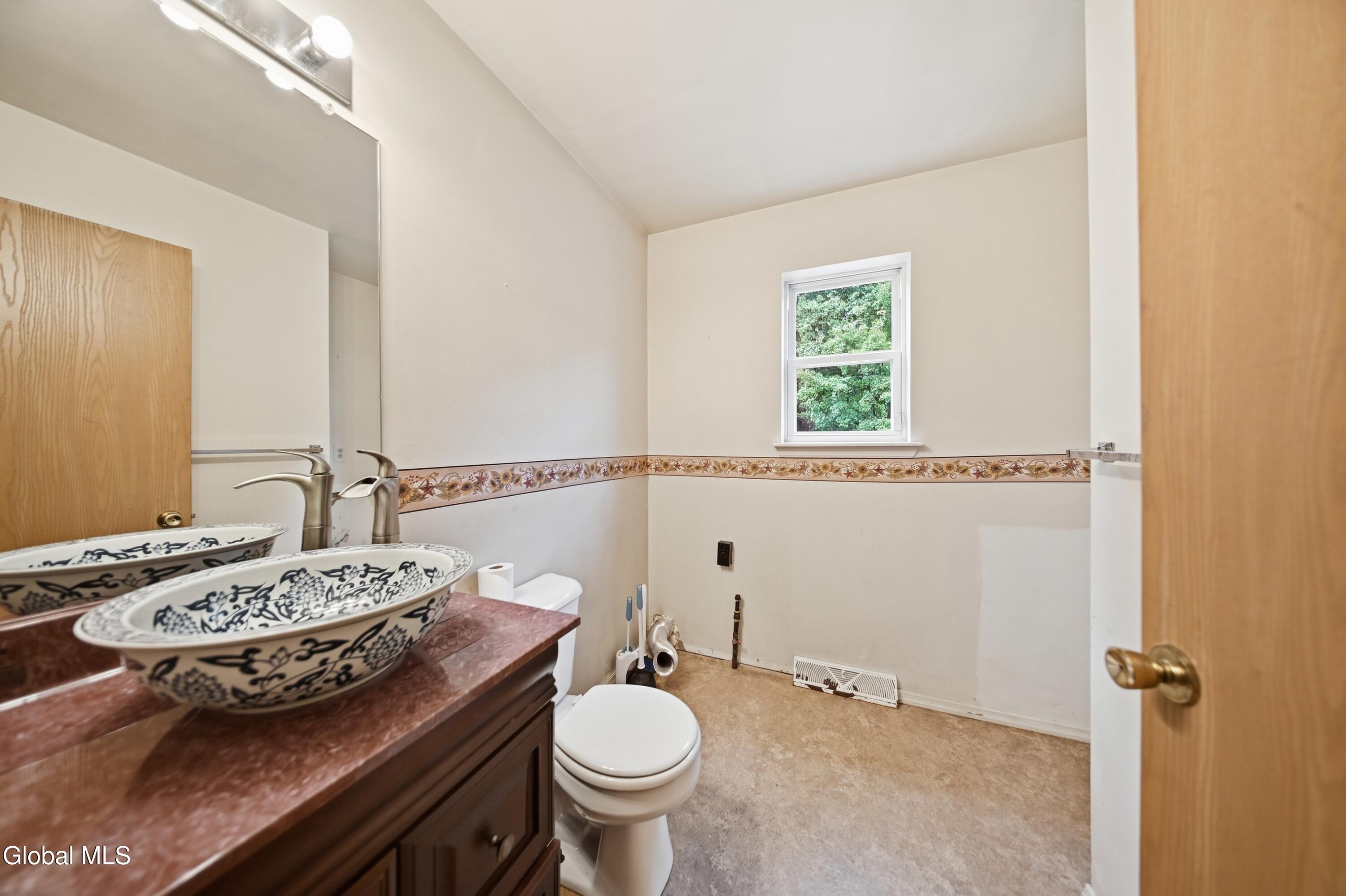 27 Wynantskill Way Troy NY 12180