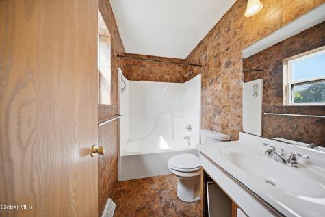 27 Wynantskill Way Troy NY 12180
