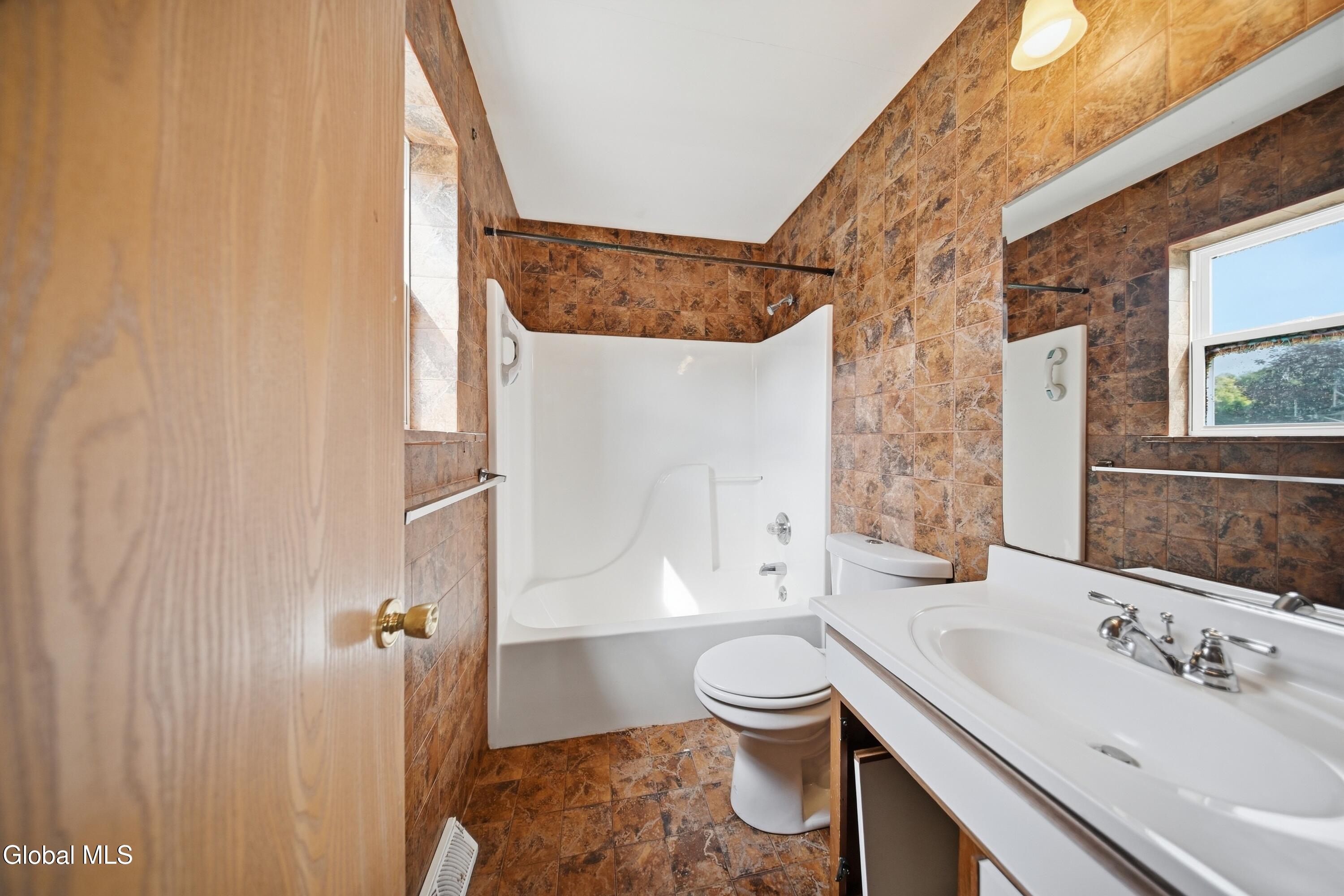 27 Wynantskill Way Troy NY 12180