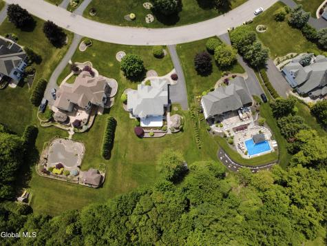 13 Devonshire Way Halfmoon NY 12065