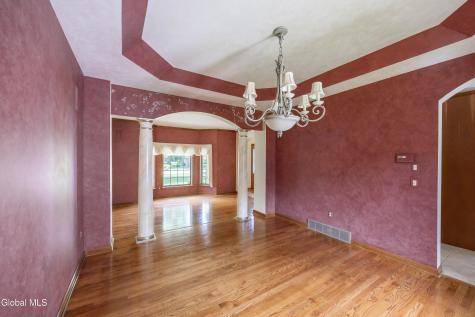 13 Devonshire Way Halfmoon NY 12065