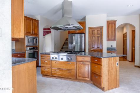 13 Devonshire Way Halfmoon NY 12065