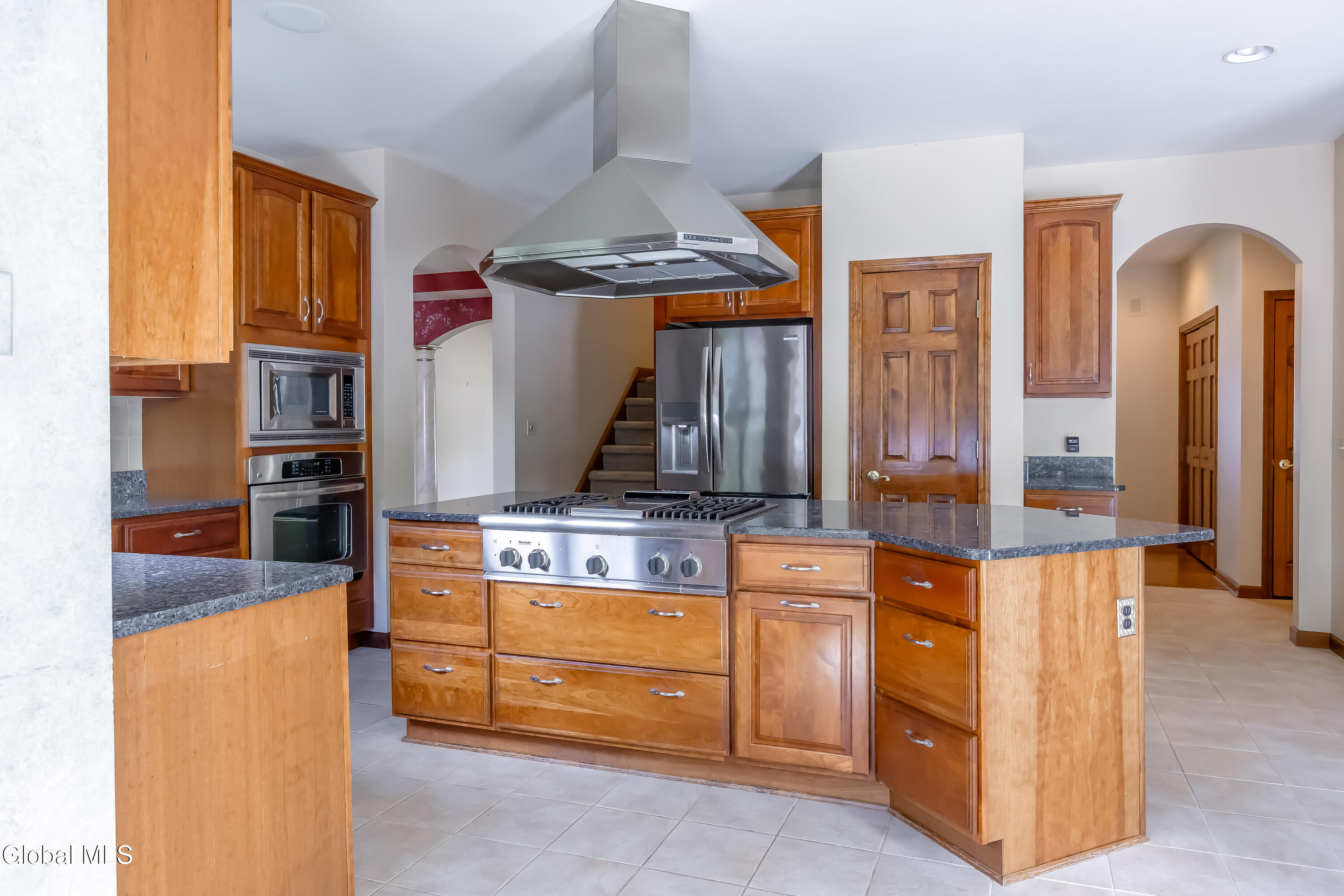 13 Devonshire Way Halfmoon NY 12065