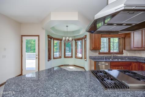 13 Devonshire Way Halfmoon NY 12065