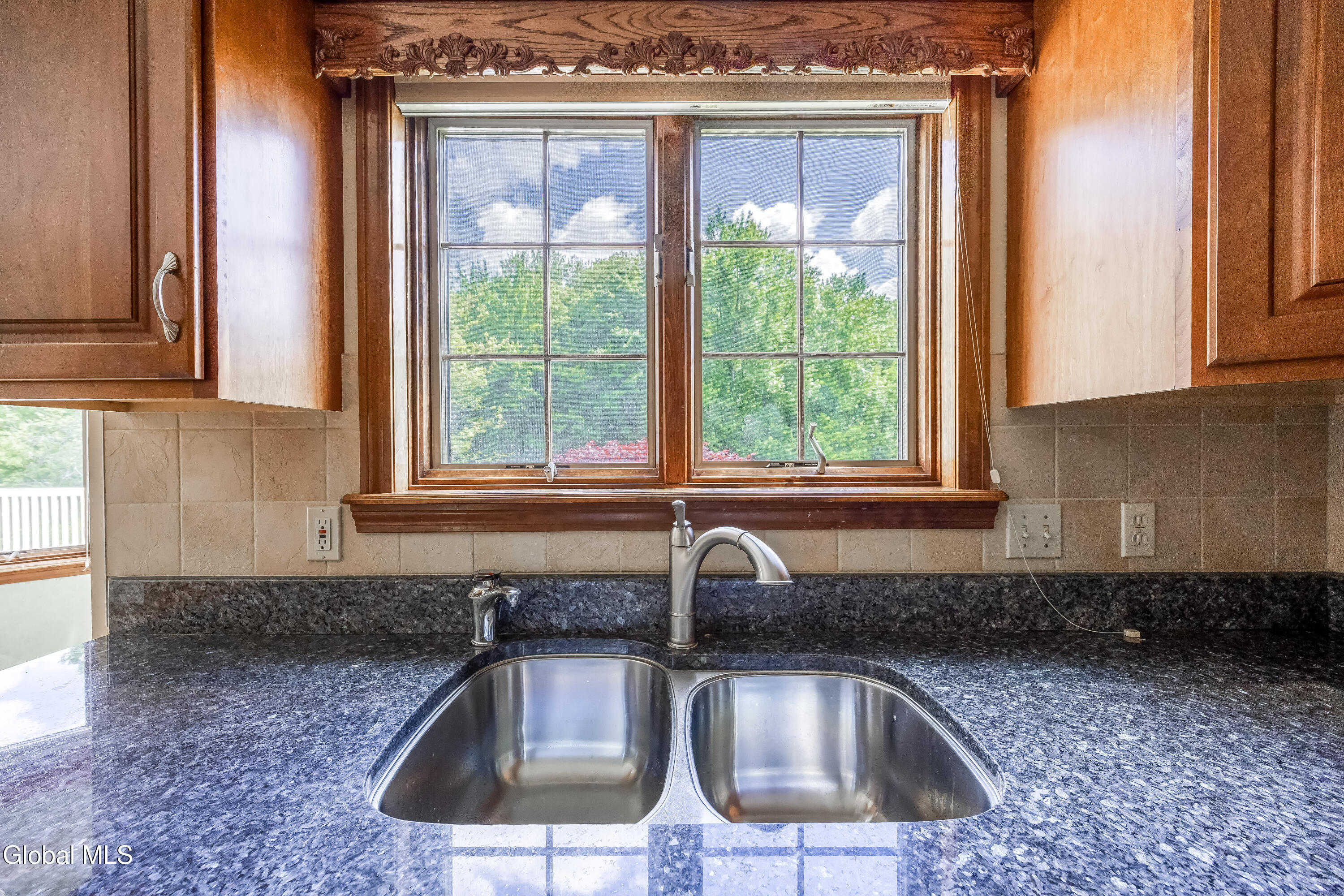 13 Devonshire Way Halfmoon NY 12065