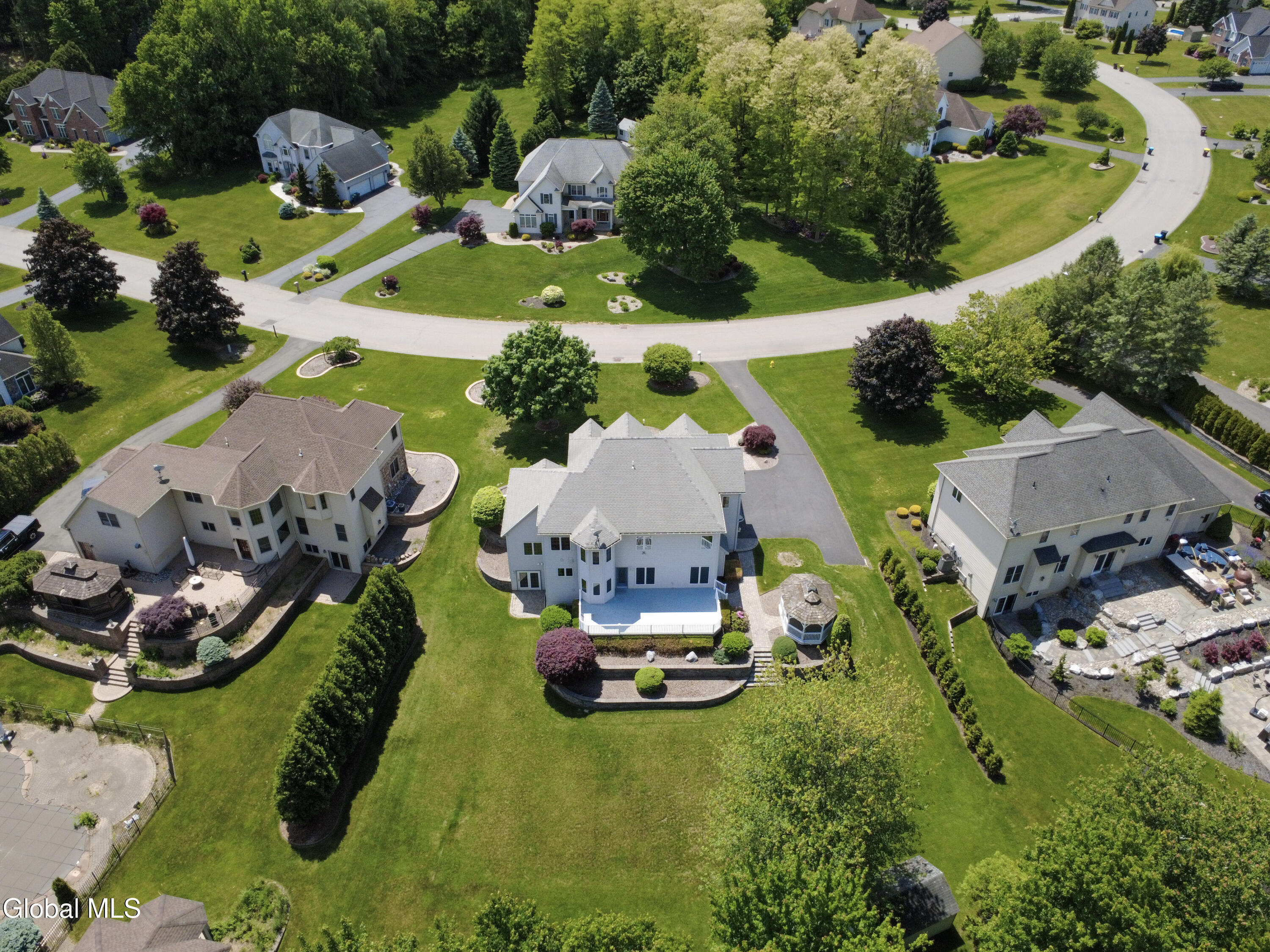 13 Devonshire Way Halfmoon NY 12065