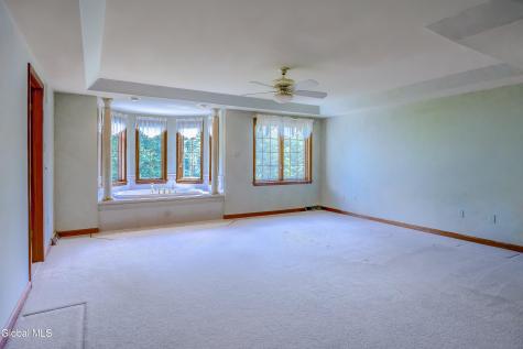 13 Devonshire Way Halfmoon NY 12065