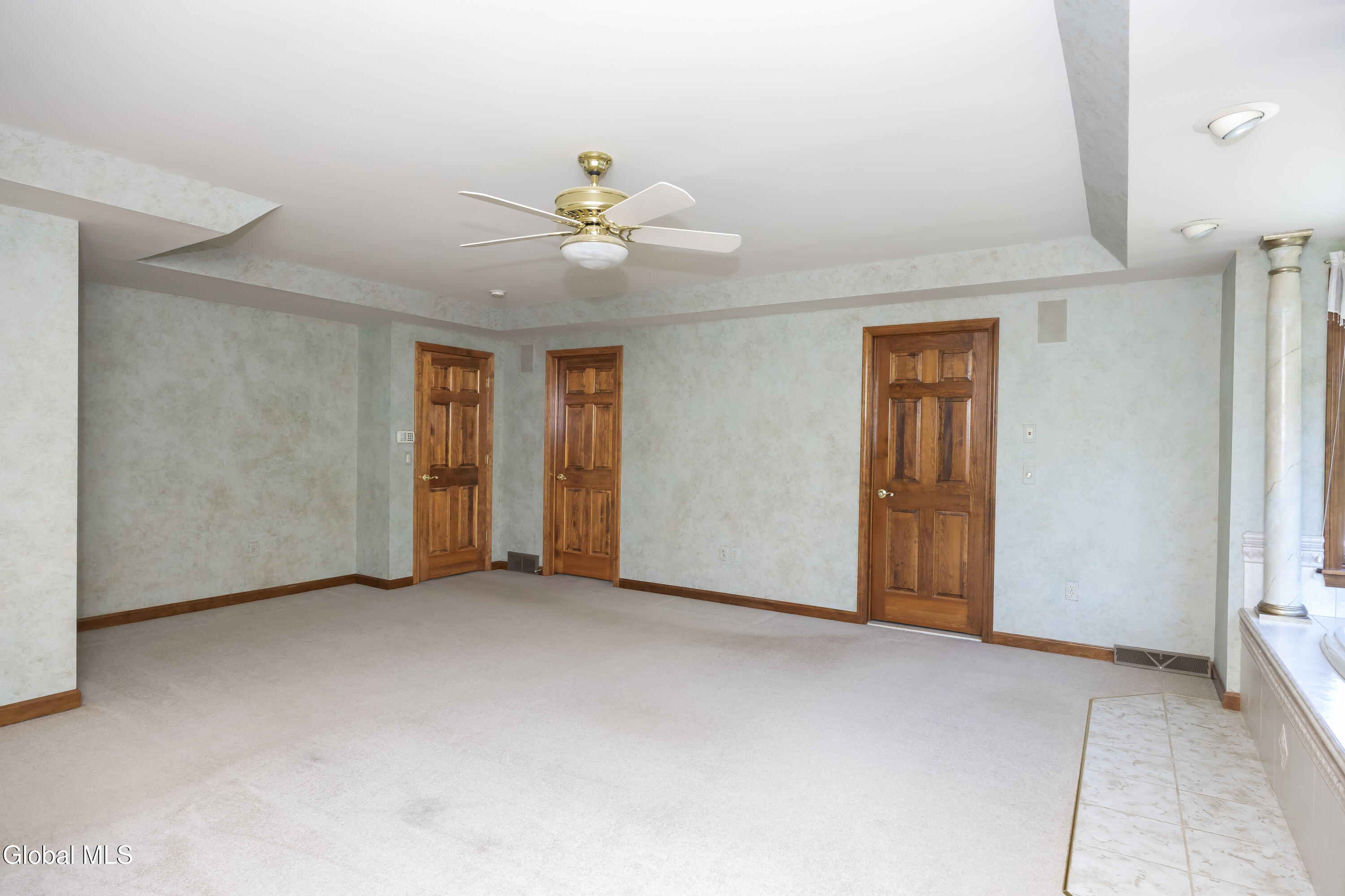 13 Devonshire Way Halfmoon NY 12065