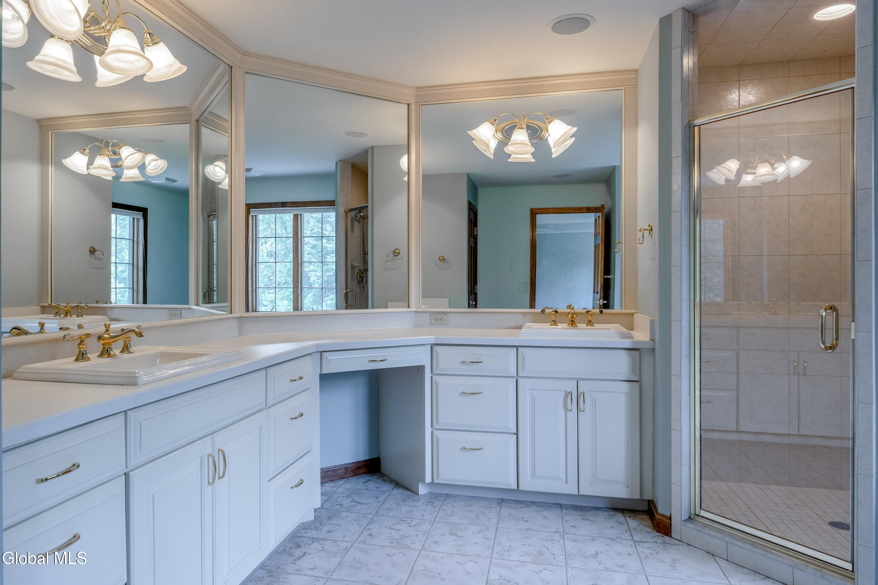 13 Devonshire Way Halfmoon NY 12065