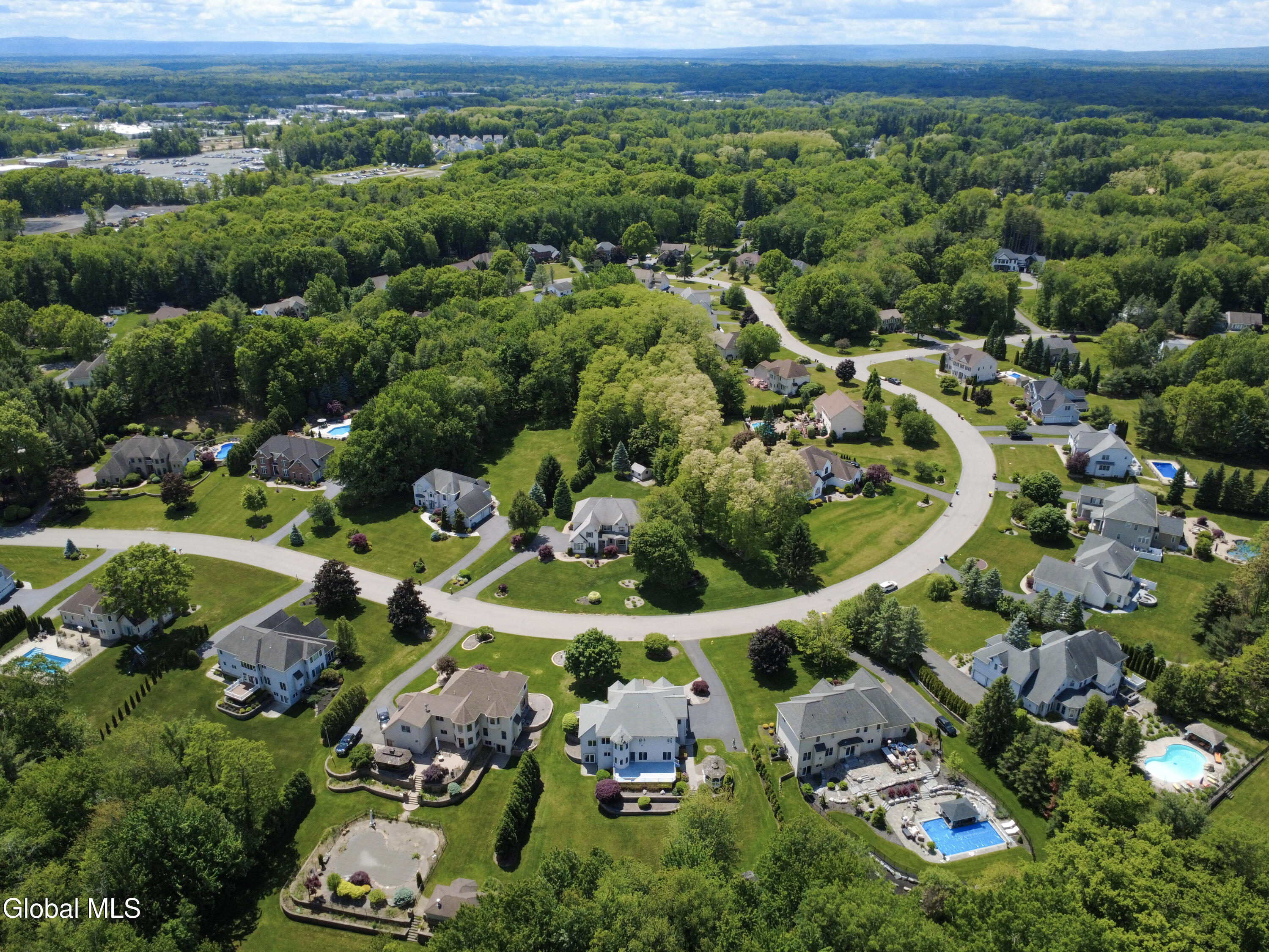 13 Devonshire Way Halfmoon NY 12065