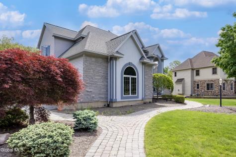 13 Devonshire Way Halfmoon NY 12065