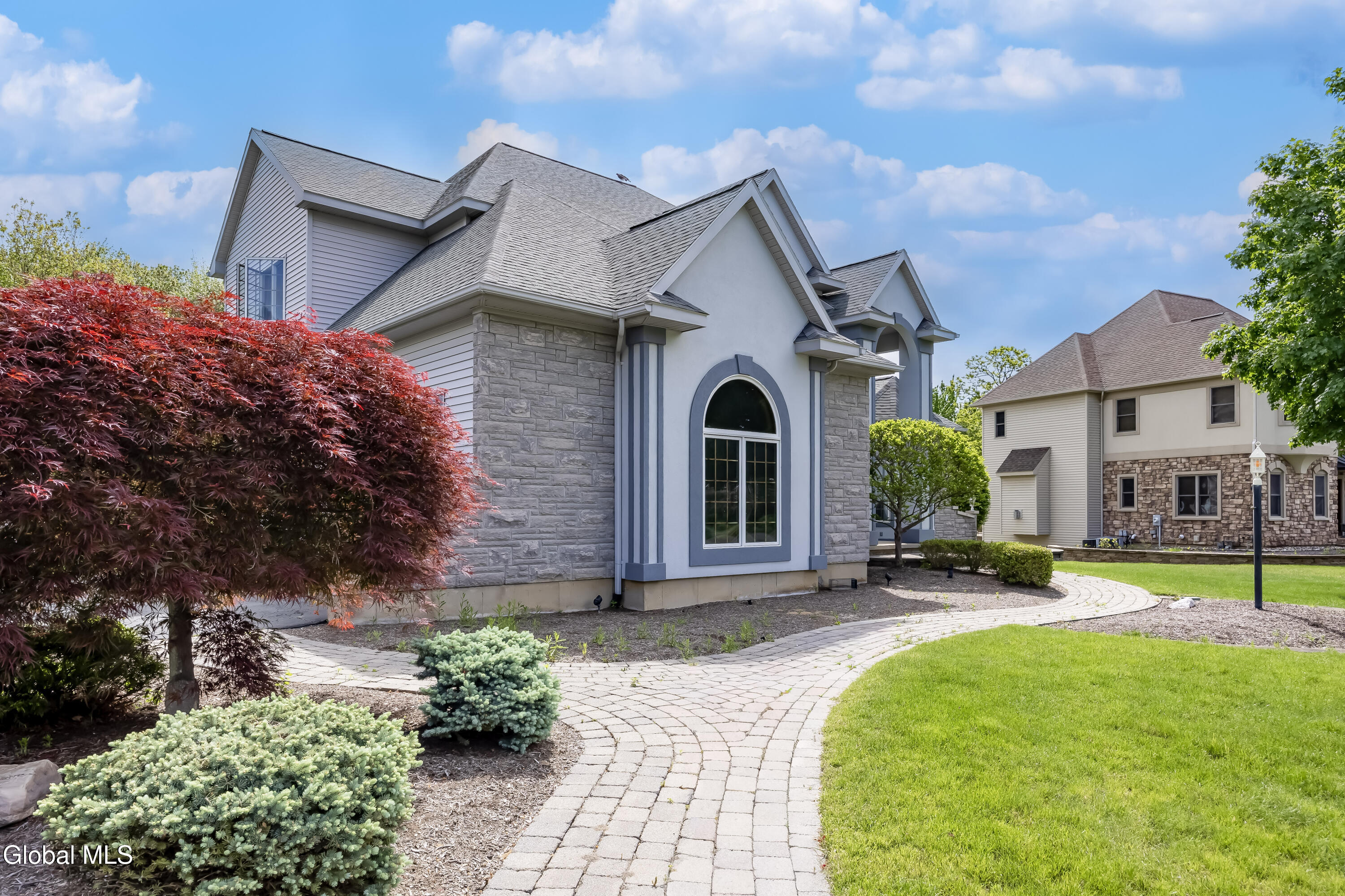 13 Devonshire Way Halfmoon NY 12065