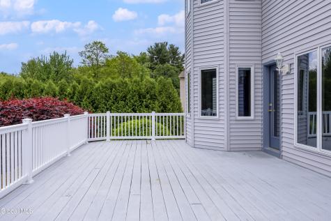 13 Devonshire Way Halfmoon NY 12065
