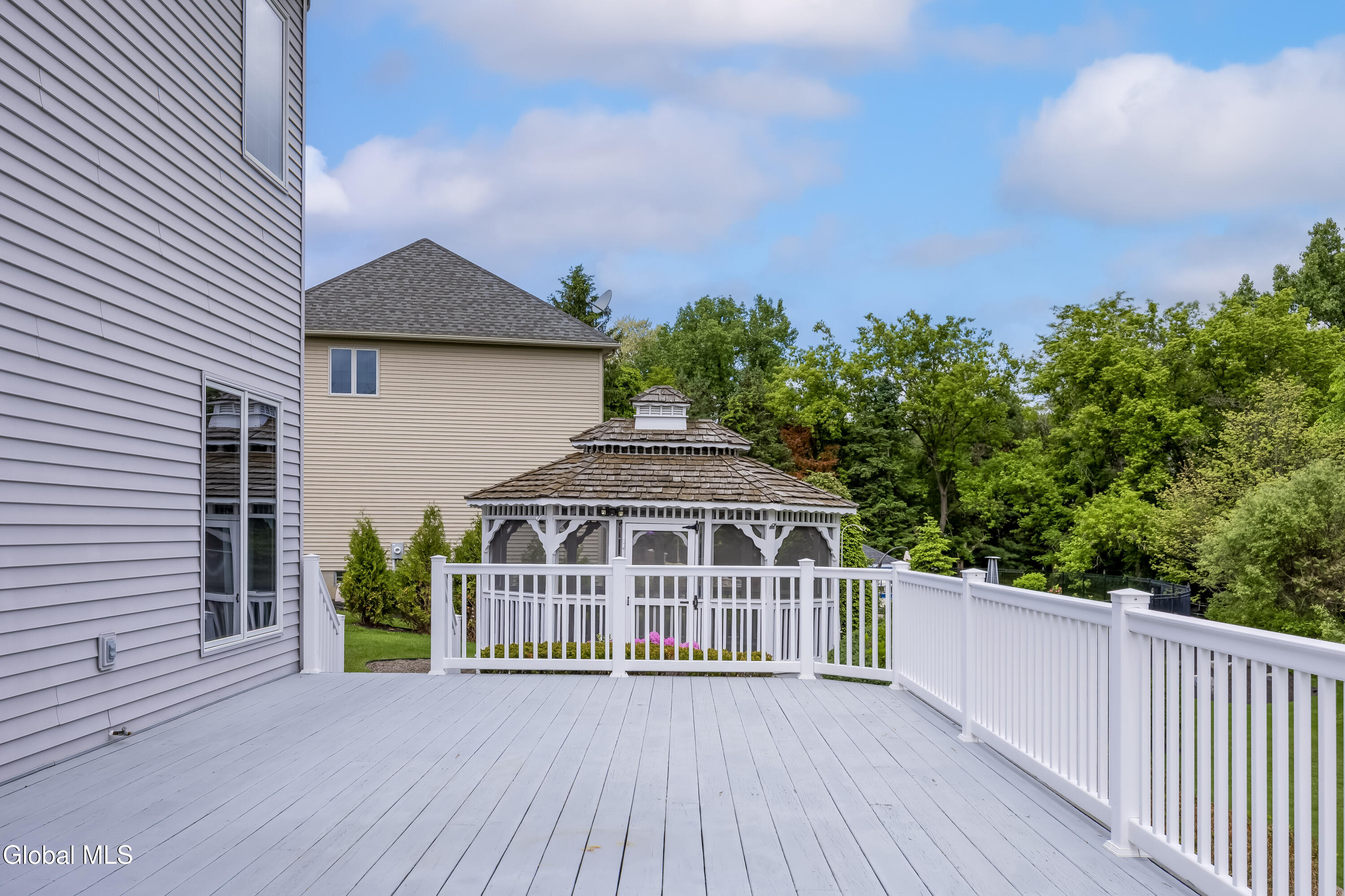 13 Devonshire Way Halfmoon NY 12065