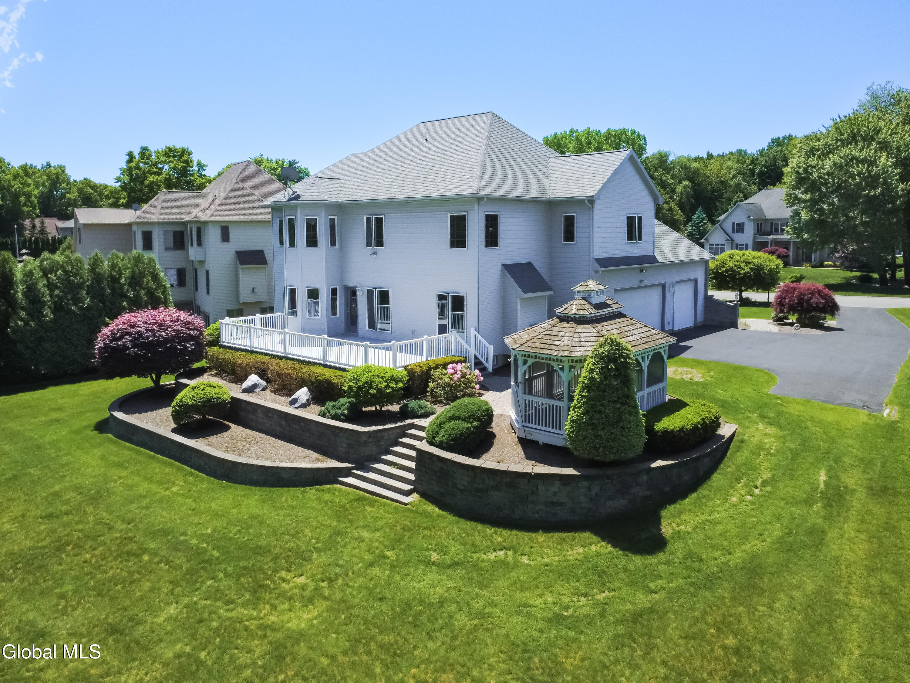 13 Devonshire Way Halfmoon NY 12065