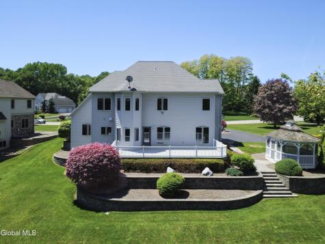 13 Devonshire Way Halfmoon NY 12065
