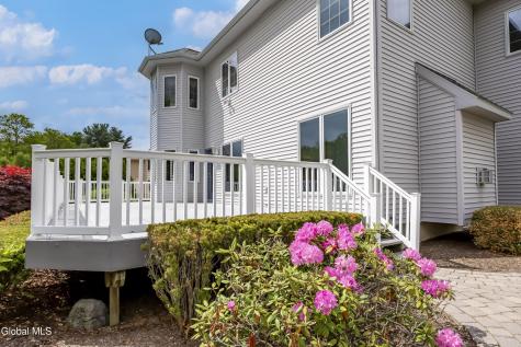 13 Devonshire Way Halfmoon NY 12065