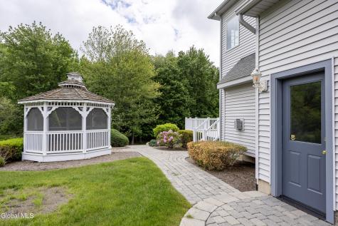 13 Devonshire Way Halfmoon NY 12065