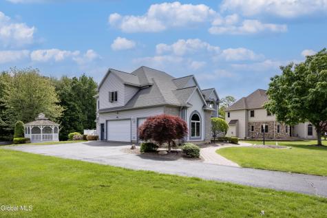 13 Devonshire Way Halfmoon NY 12065