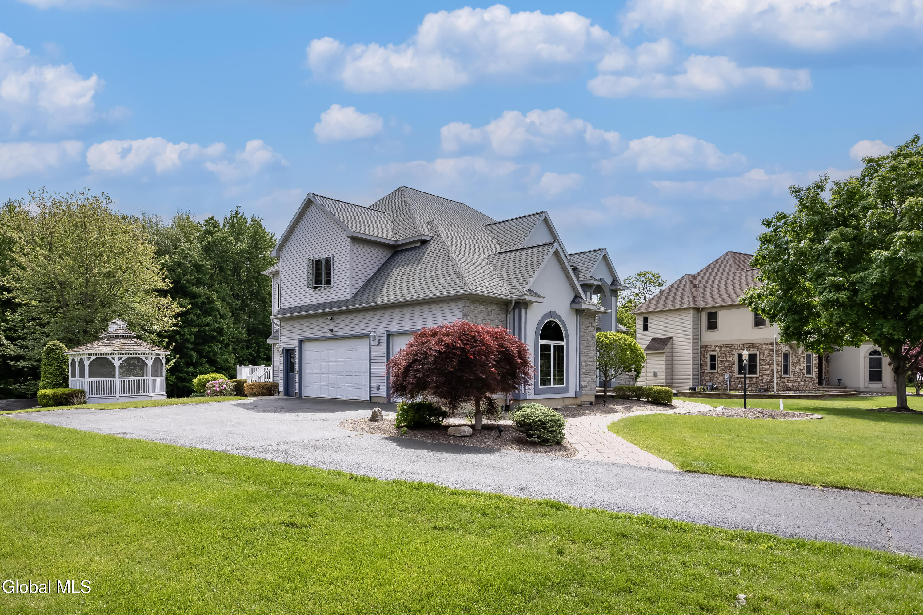 13 Devonshire Way Halfmoon NY 12065