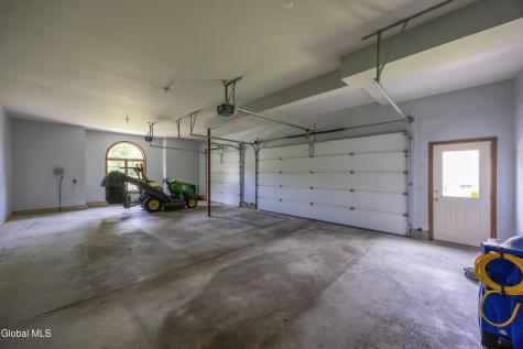 13 Devonshire Way Halfmoon NY 12065