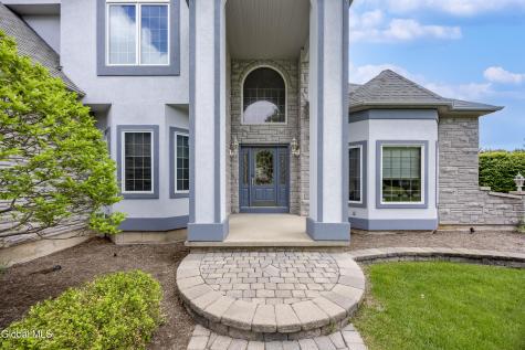 13 Devonshire Way Halfmoon NY 12065