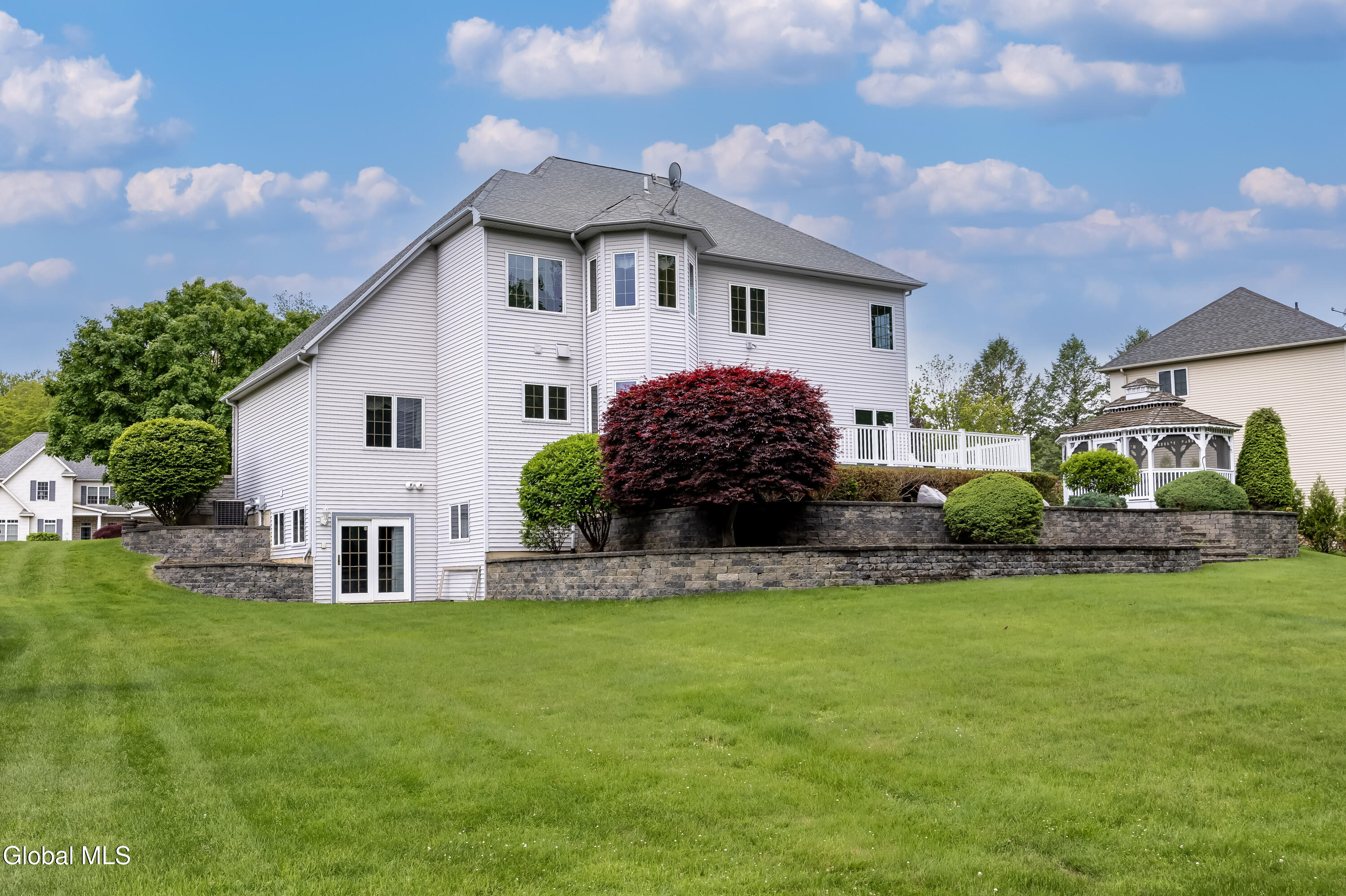 13 Devonshire Way Halfmoon NY 12065