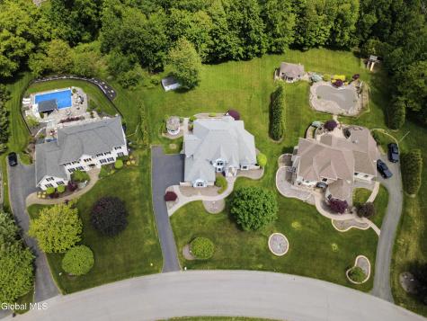 13 Devonshire Way Halfmoon NY 12065