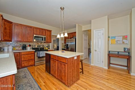 8 Jordan Lane Glenville NY 12302