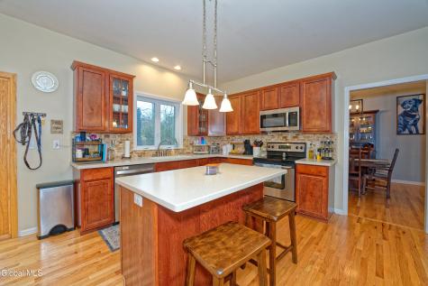 8 Jordan Lane Glenville NY 12302