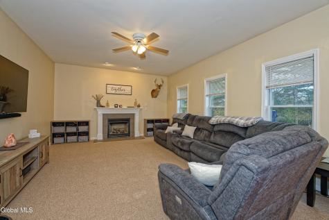 8 Jordan Lane Glenville NY 12302