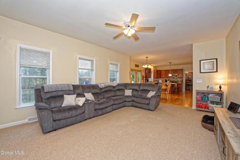 8 Jordan Lane Glenville NY 12302