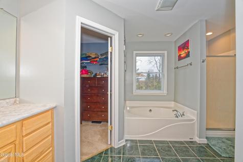 8 Jordan Lane Glenville NY 12302