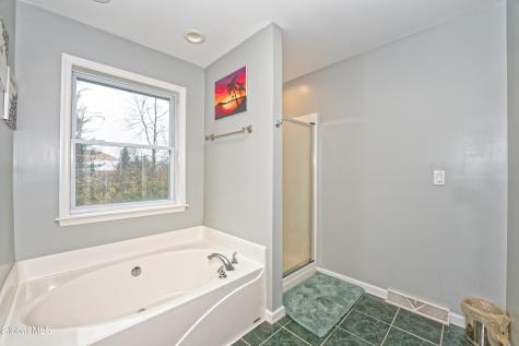 8 Jordan Lane Glenville NY 12302