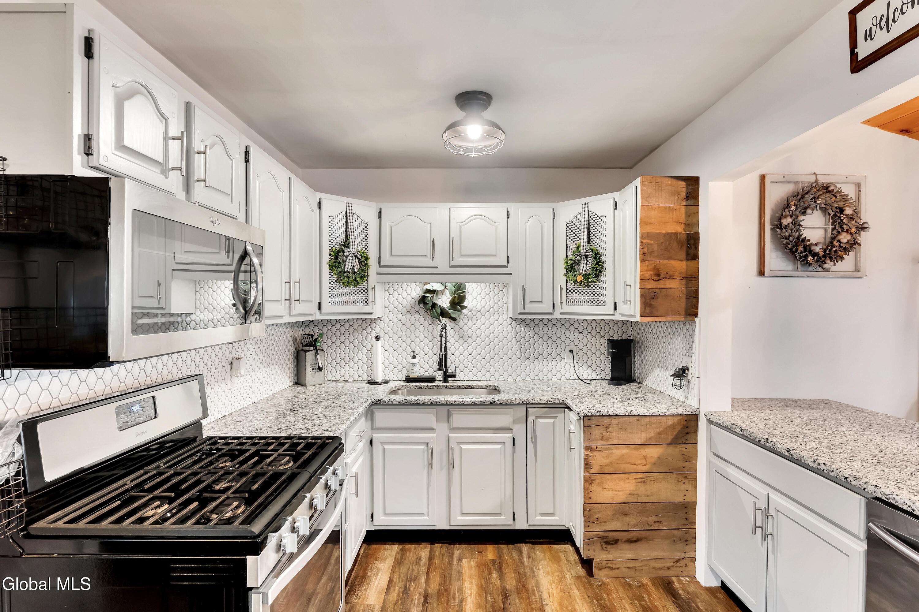 95 Locust Park Albany NY 12205