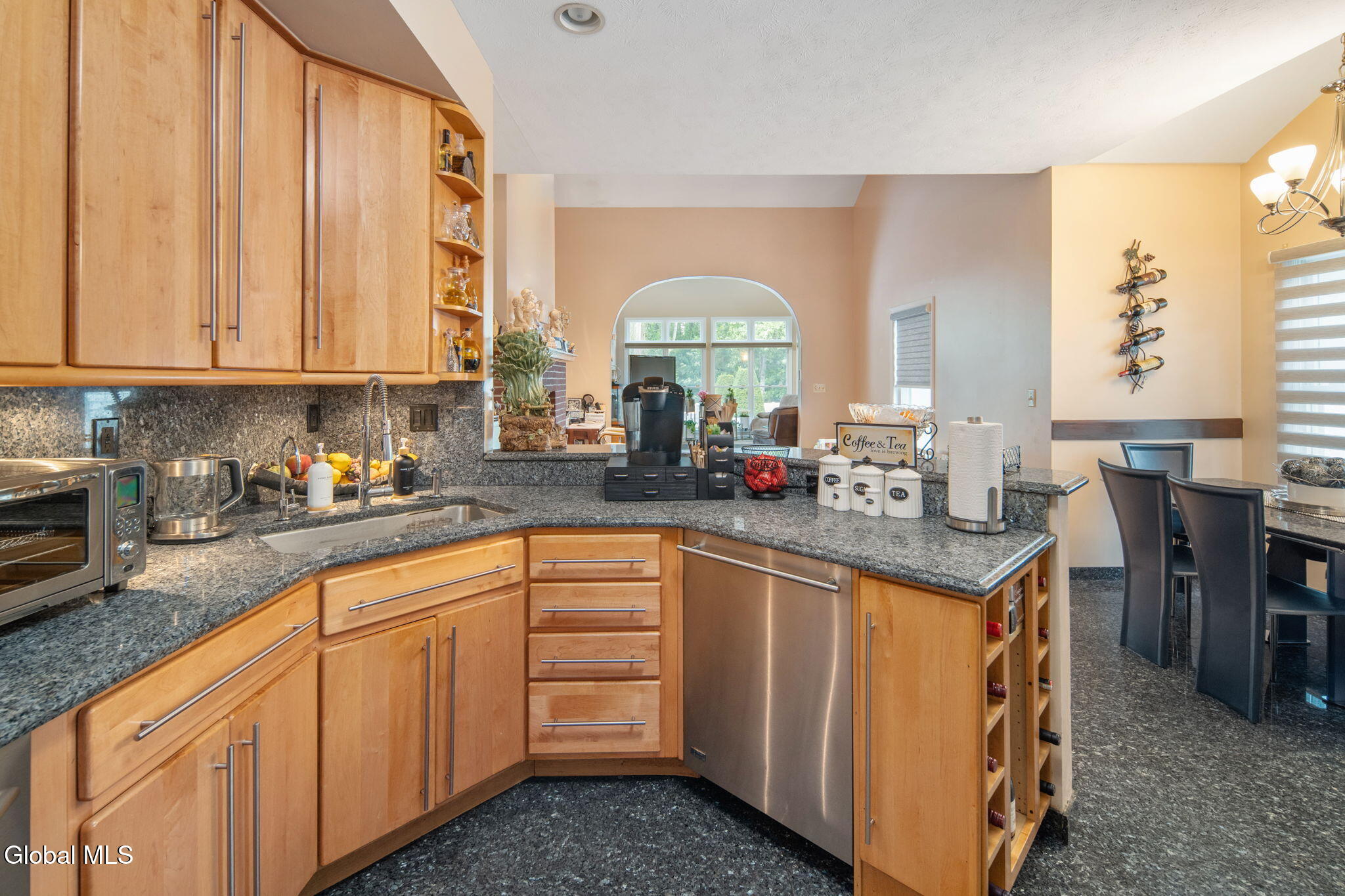 302 Quidor Court Slingerlands NY 12159